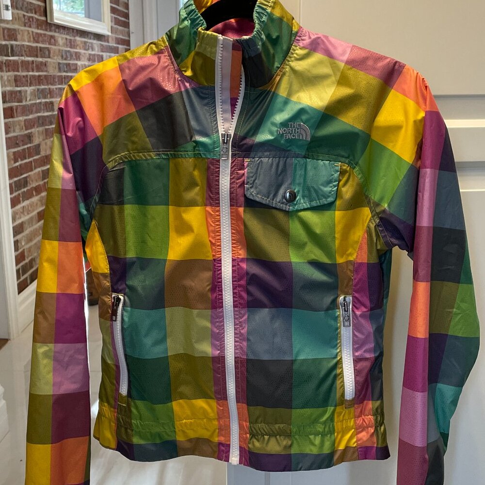 The North Face Women shell Jacket Multi-Rainbow, like new! SZ XS